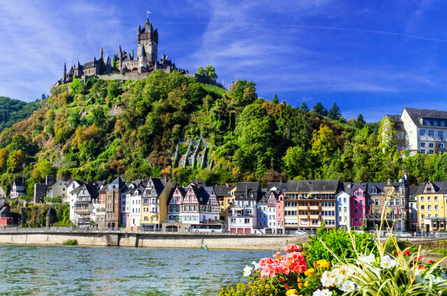 Cochem s hradem Reichsburg, Německo