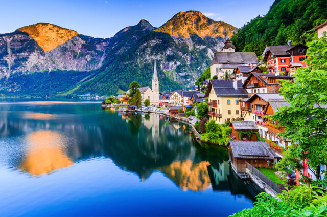 Malebný horský Hallstatt, Rakousko