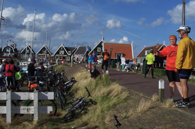 Domky v přístavu Marken, Holandsko