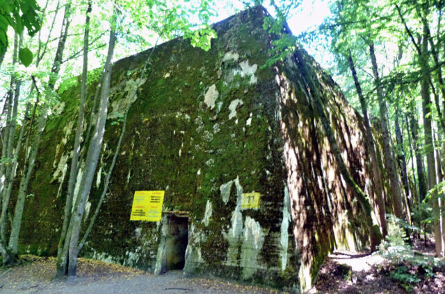 Hitlerův bunkr Vlčí doupě, Polsko