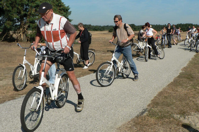 Na místních kolech, N.P. Hoge Veluwe, Holandsko