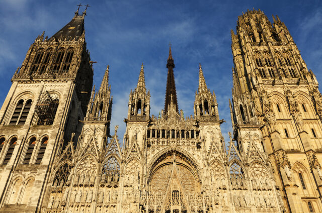 Gotická katedrála Notre Dam v Rouen
