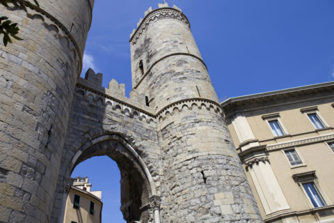 Janovská brána, Janov, Itálie