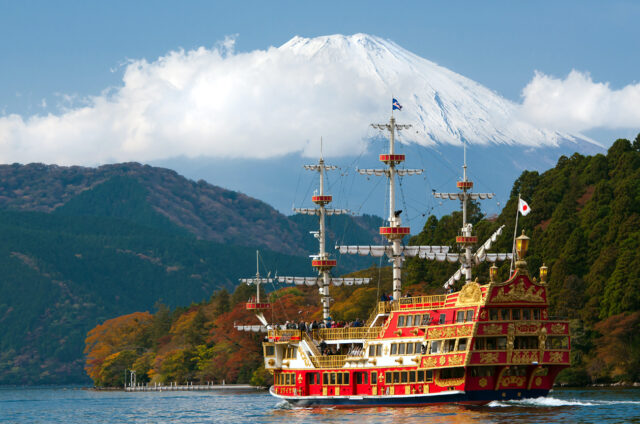 Jezero Ašinoko s Fudži v pozadí, Japonsko