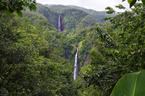 Kaskáda vodopádů na řece Carbet, Basse Terre, Guadeloupe