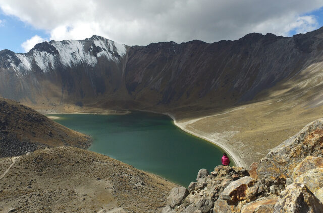 Kráter sopky, N.P. Nevado de Toluca, Mexiko