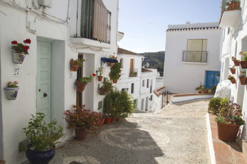 Okouzlující bílé uličky ve Frigilianě