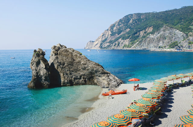 Pláž v Monterosso, Itálie