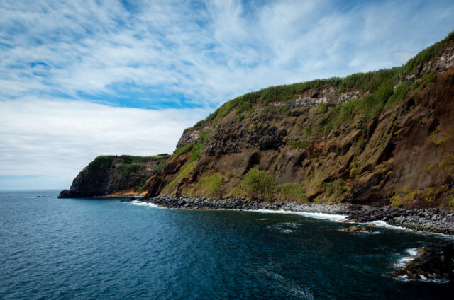 Pobřeží na ostrově Sao Jorge, Azory