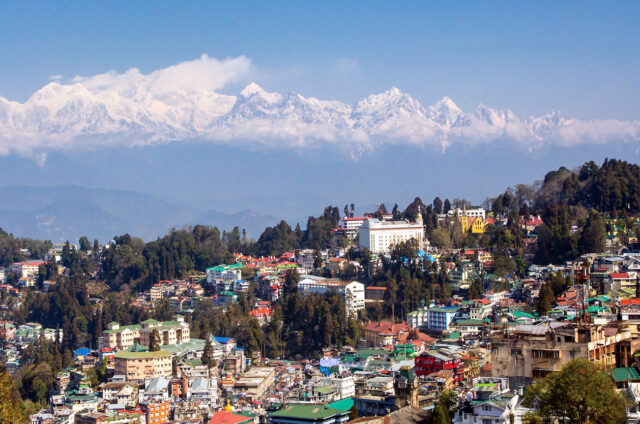 Pohled na Kančendžengu z Dárdžilingu, Indie