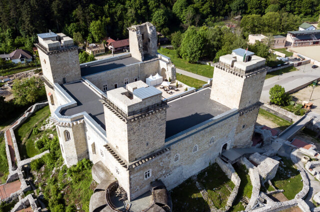 Hrad Dyosgyor, Maďarsko