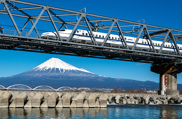 Šinkansen a Fudži v pozadí, Japonsko