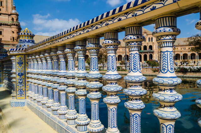 Zdobené zábradlí v Seville