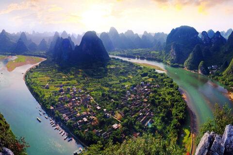 Řeka Li a v pozadí homole, Kuejlin