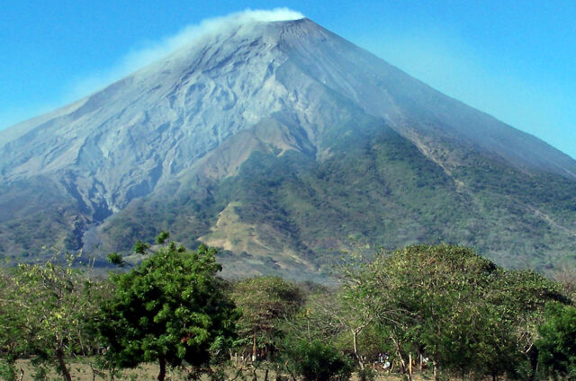 Aktivní sopka Concepción, Ometepe, Nikaragua