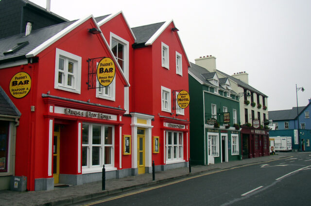 Barevné domky, poloostrov Dingle, Irsko
