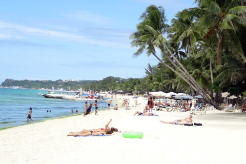 Boracay, Bílá pláž dlouhá 5 km, Filipíny