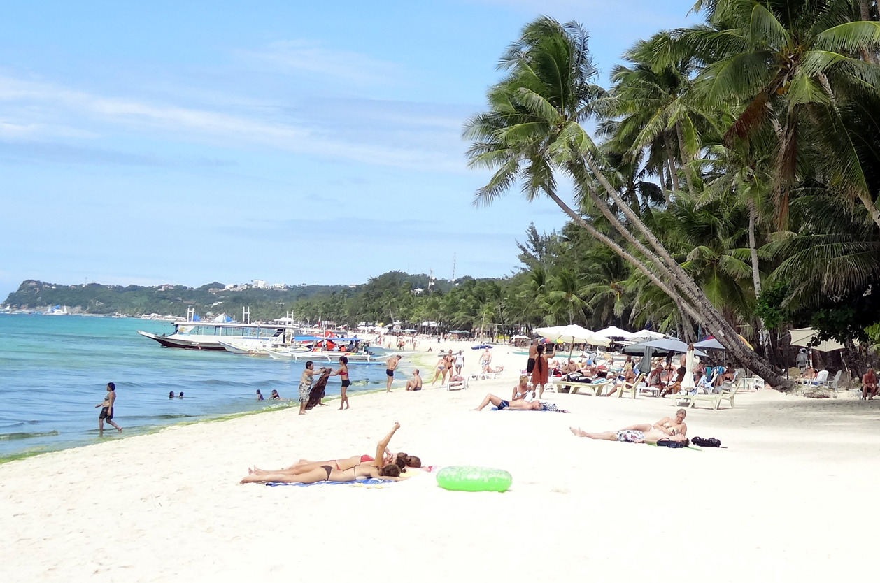 Boracay, Bílá pláž dlouhá 5 km, Filipíny