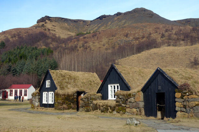 Domky pod trávou, Skógar, Island