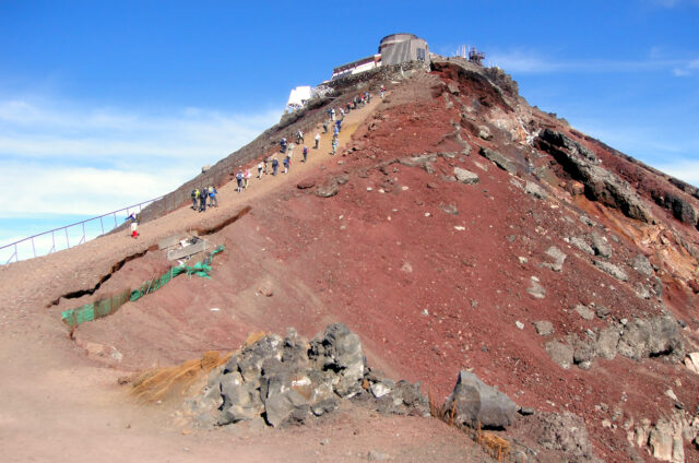 Fudži - nejvyšší bod kráteru, Japonsko