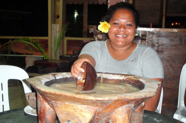Kava ceremony, Pláž lásky, Tongatapu, Tonga