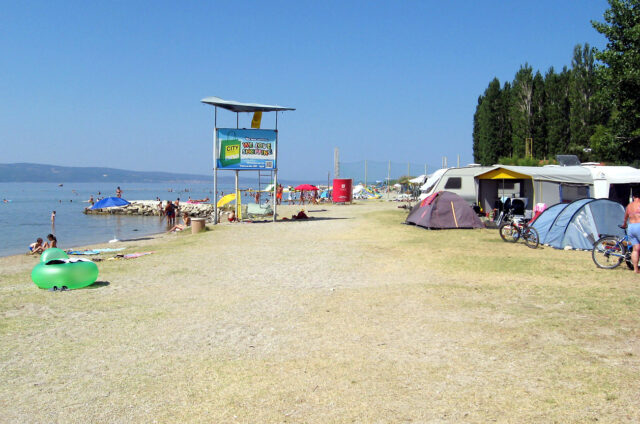 Pláž v Omiši, Chorvatsko