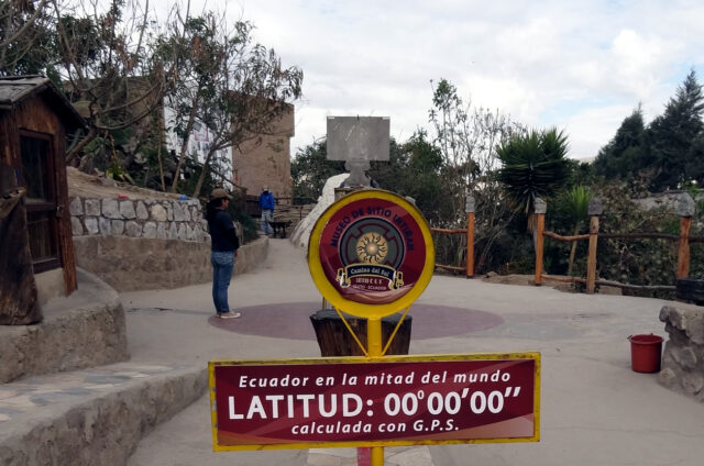 Rovník, Mitad del Mundo, Ekvádo