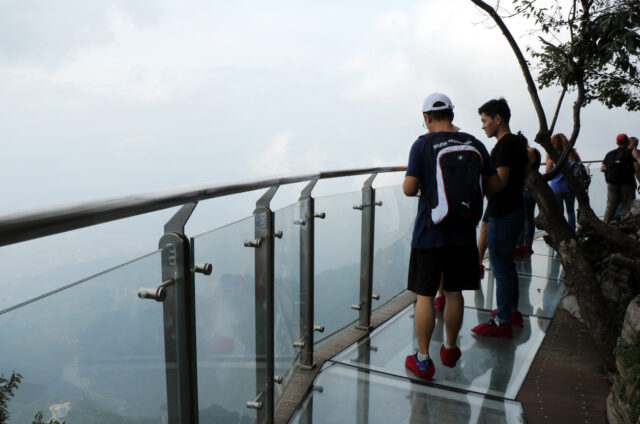 Skleněný most Zhangjiajie, Čína
