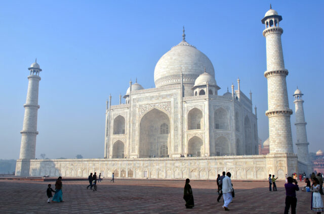Slavné mauzoleum Tadž Mahal, Agra, Indie
