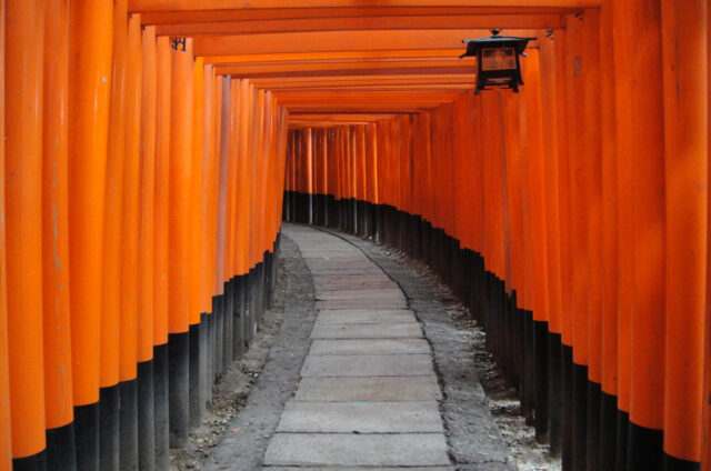 Svatyně Fušimi Inari, okolí Kjóta, Japonsko