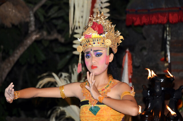 Tanečnice na Bali, Indonésie