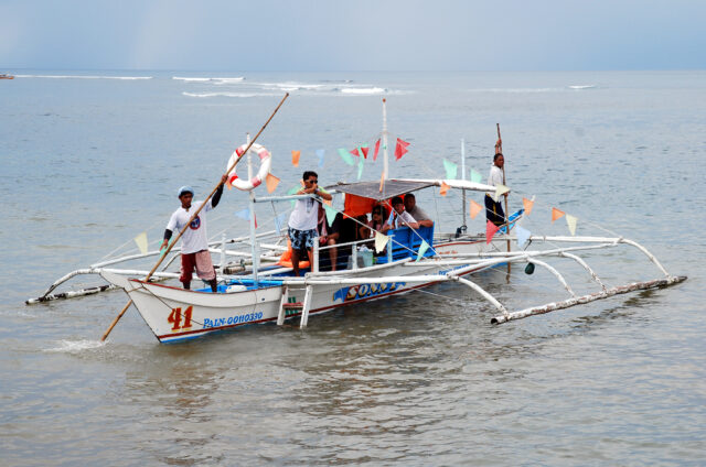 Tradiční dvouvahadlová loď, Boracay, Filipíny