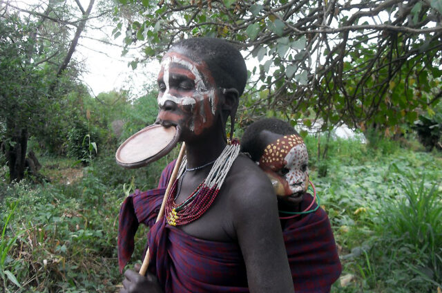 Zdobení kmene Mursi, Etiopie