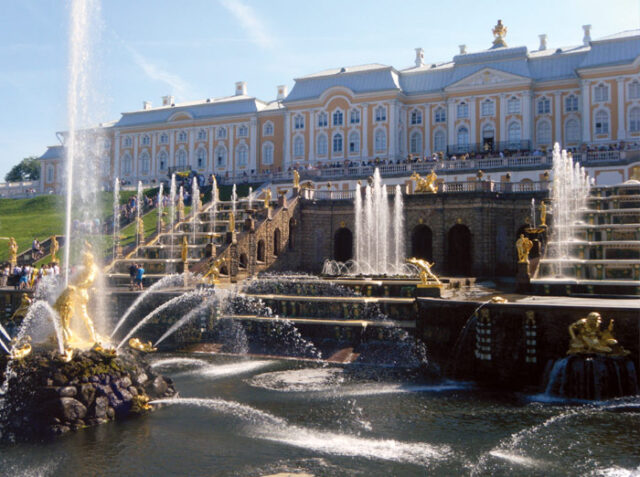 Petrohrad a Petrodvorce